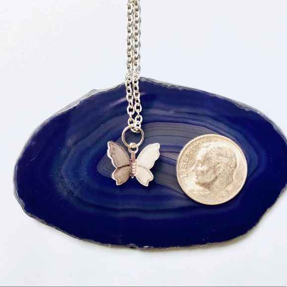 Butterfly Necklace, Dragonfly, Insect, Bee, Flower - Picture 6 of 9